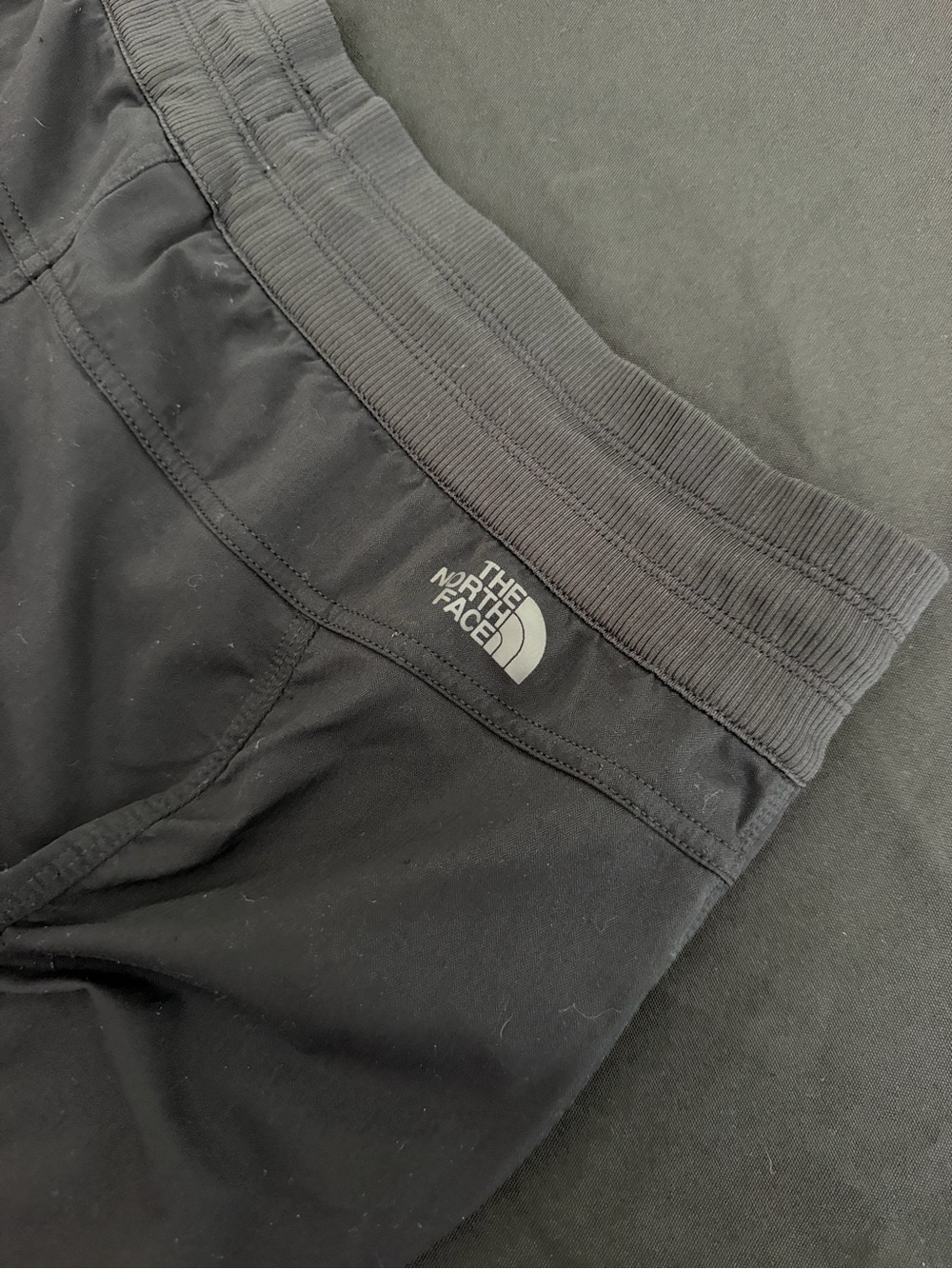 The North Face Women’s Black 3/4 length Lightweight Pants. XL